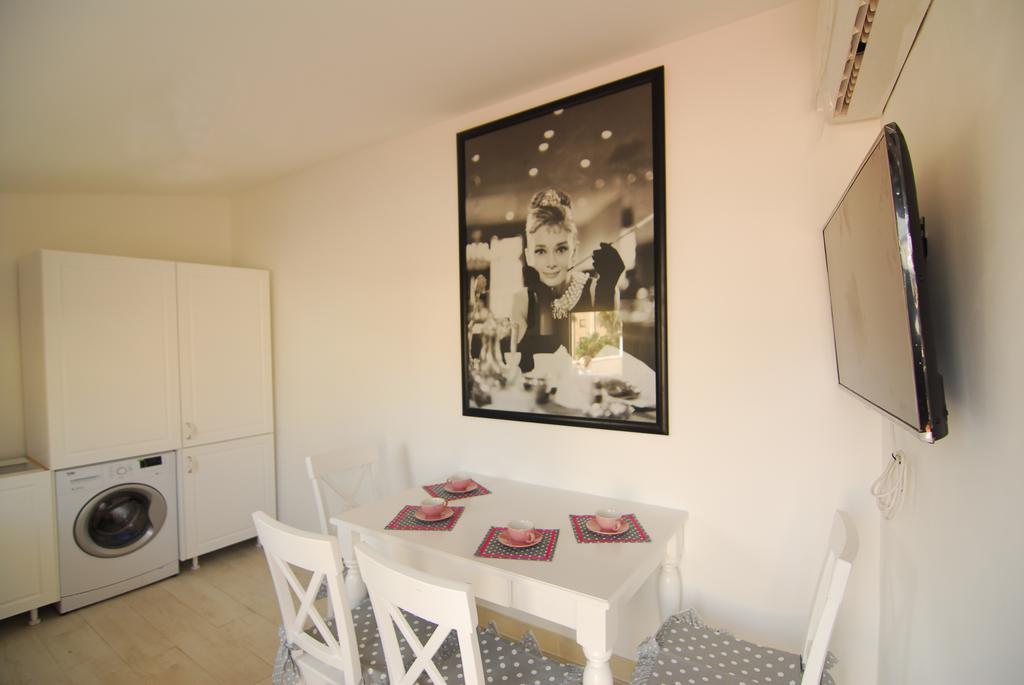 Imaginarium Apartment Syracuse Room photo