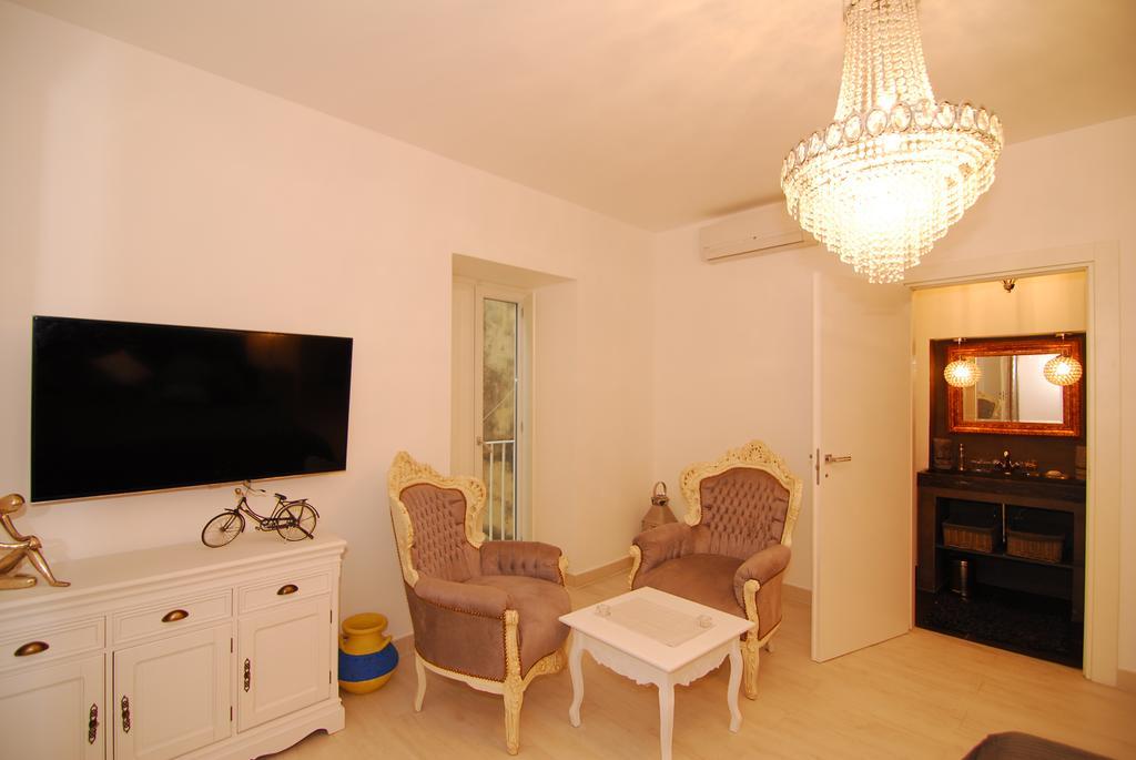 Imaginarium Apartment Syracuse Room photo